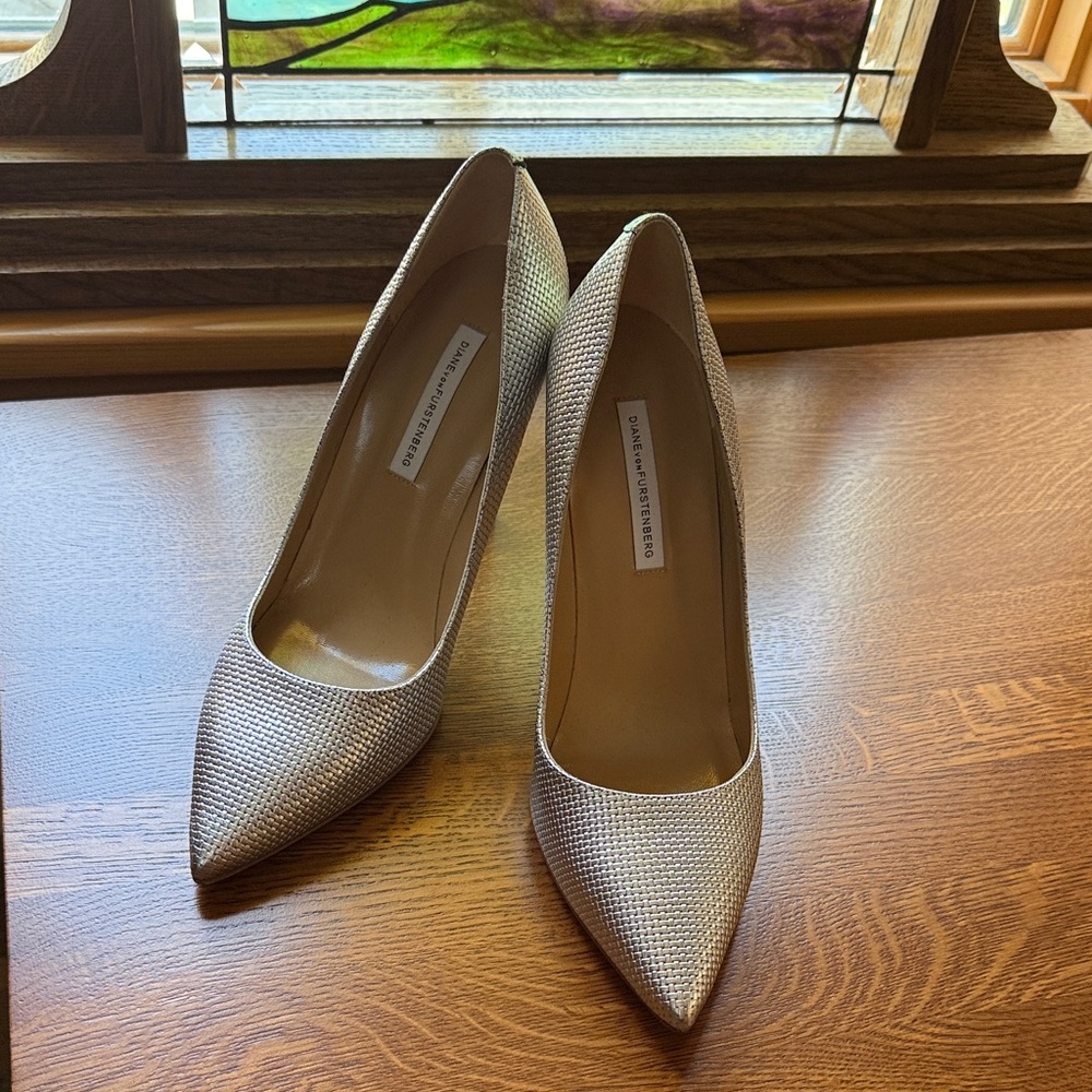 Diane Von Furstenberg Silver Women's Heels Sexy and Elegant